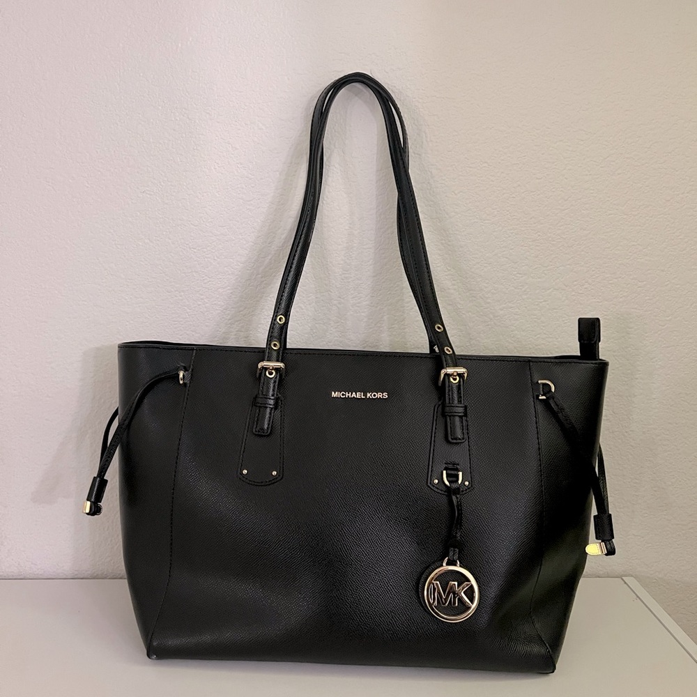 Michael Kors Voyager Medium Crossgrain Leather Tote